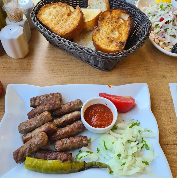 tekirdag-köftesi-nasıl-servis-edilir